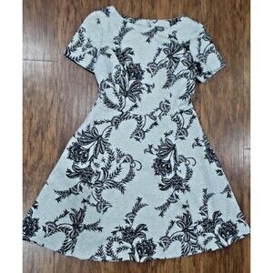 Vince Camuto Grey/Black Floral Fit And Flare Sz 10 Cap Sleeve